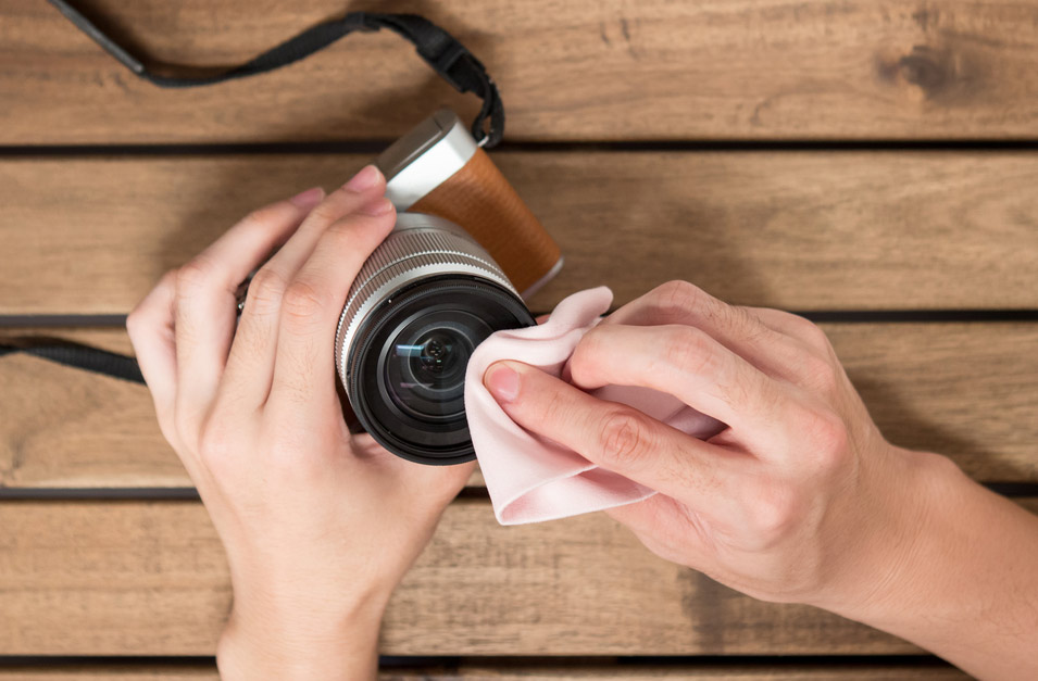 How to Clean a Camera Lens - 3 simple steps